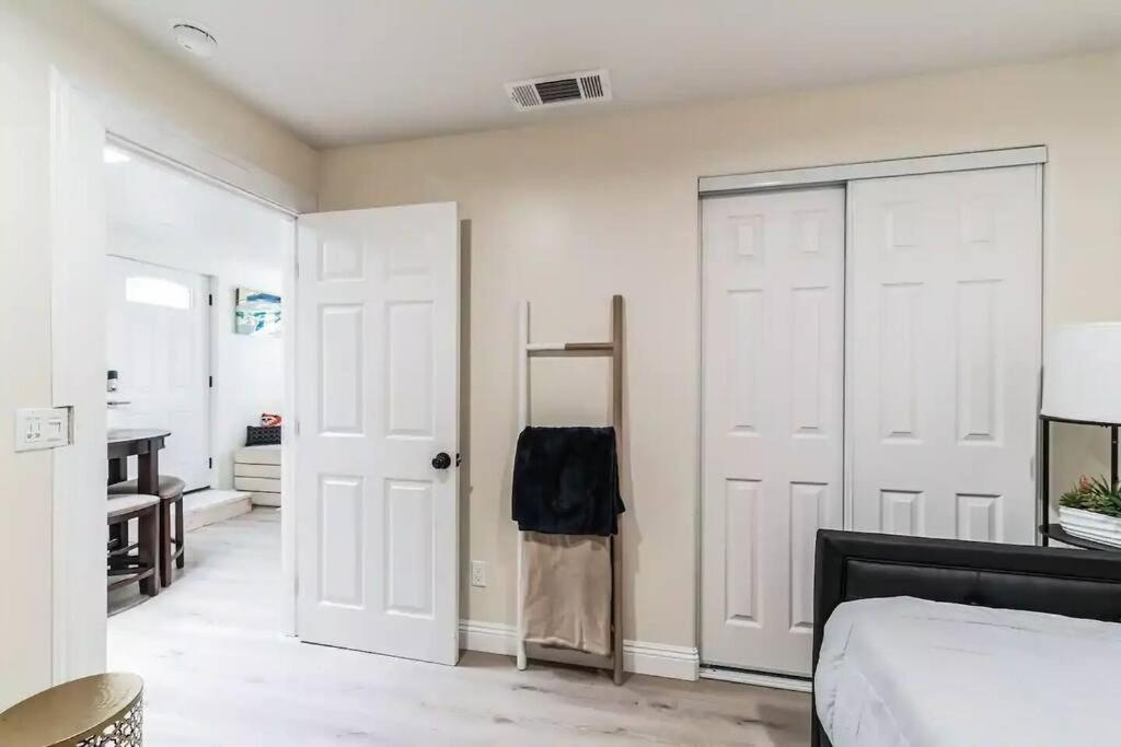 Cozy 2 Bdrm Home In The Heart Of Scv Near Six Flags Santa Clarita Exterior photo