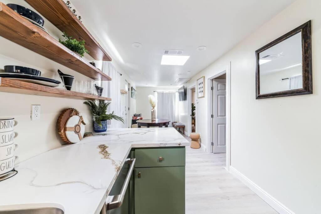 Cozy 2 Bdrm Home In The Heart Of Scv Near Six Flags Santa Clarita Exterior photo