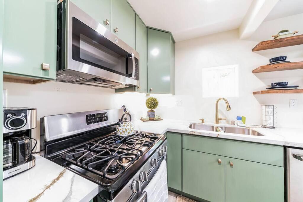 Cozy 2 Bdrm Home In The Heart Of Scv Near Six Flags Santa Clarita Exterior photo