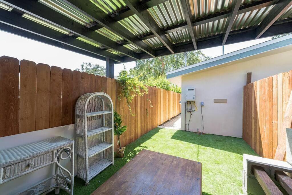 Cozy 2 Bdrm Home In The Heart Of Scv Near Six Flags Santa Clarita Exterior photo
